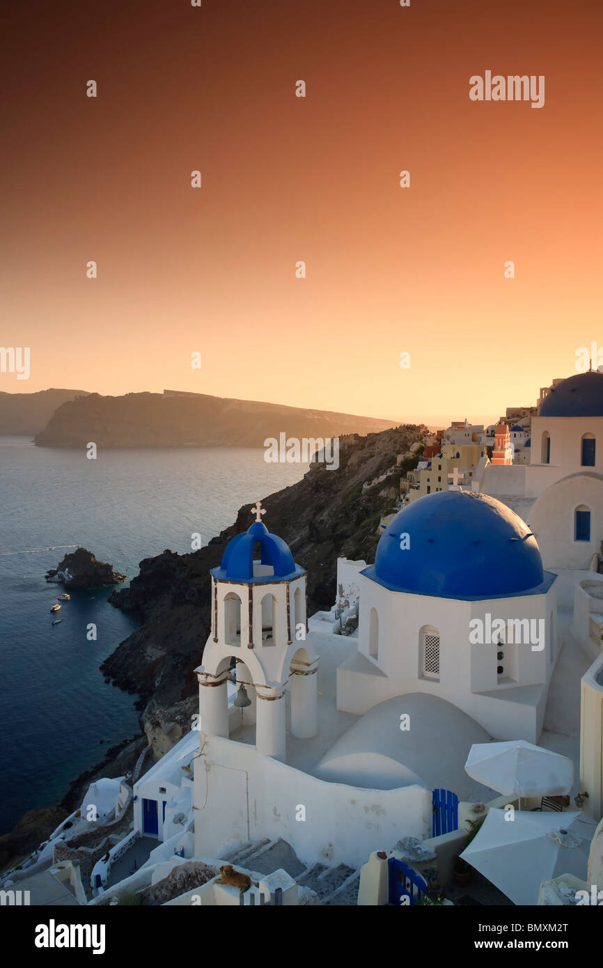 Griechenland, Kykladen, Santorini, Oia Stadt und Santorini Caldera Stockfoto