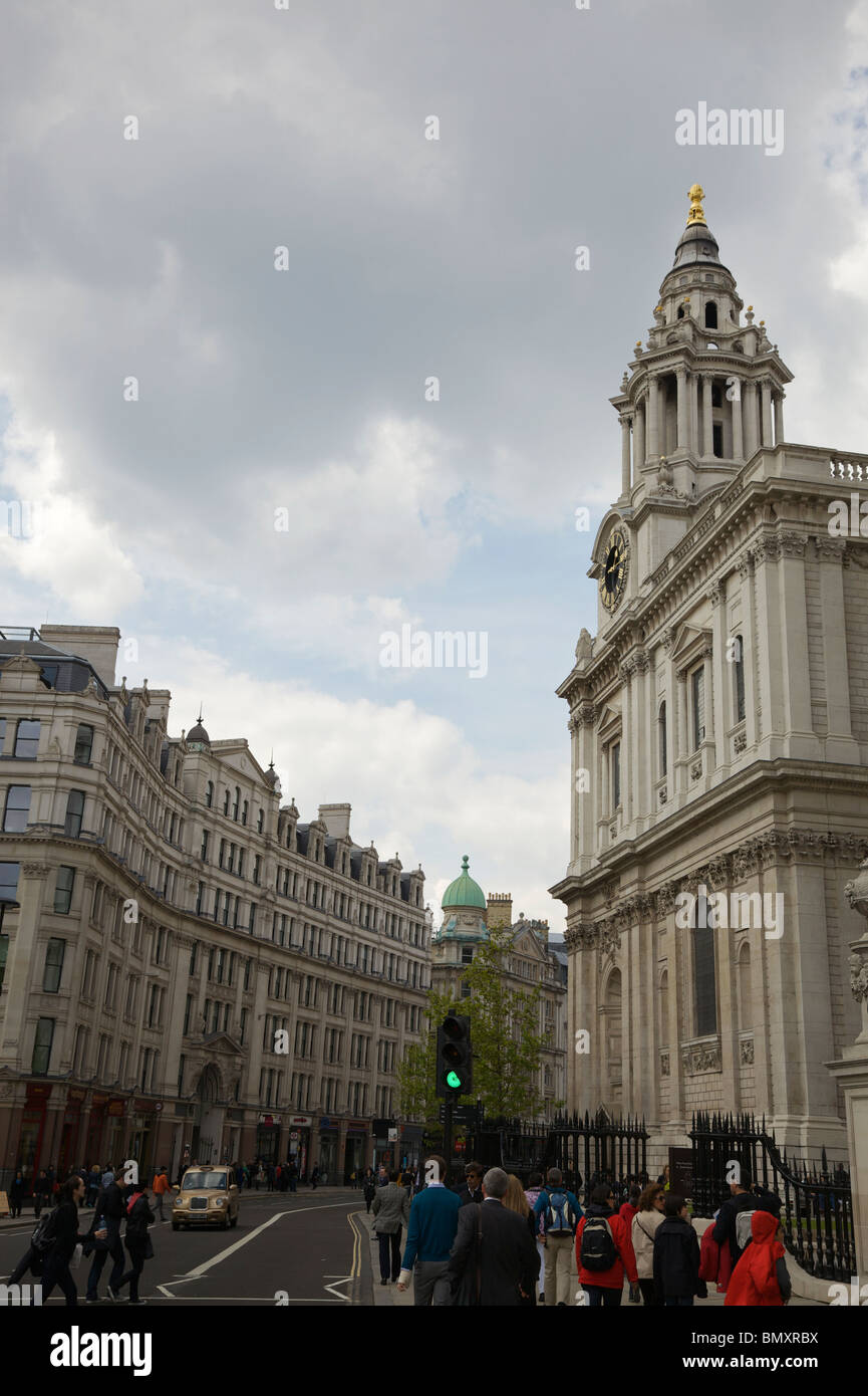 A Straßenszene von St. Pauls Hof, City of London Stockfoto