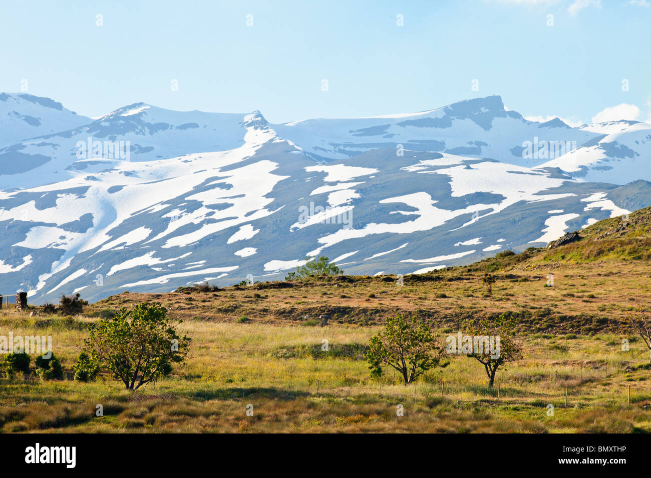 Schnee im Sommer, die Berge der Sierra Nevada Las Alpujarras, Andalusien, Spanien Stockfoto