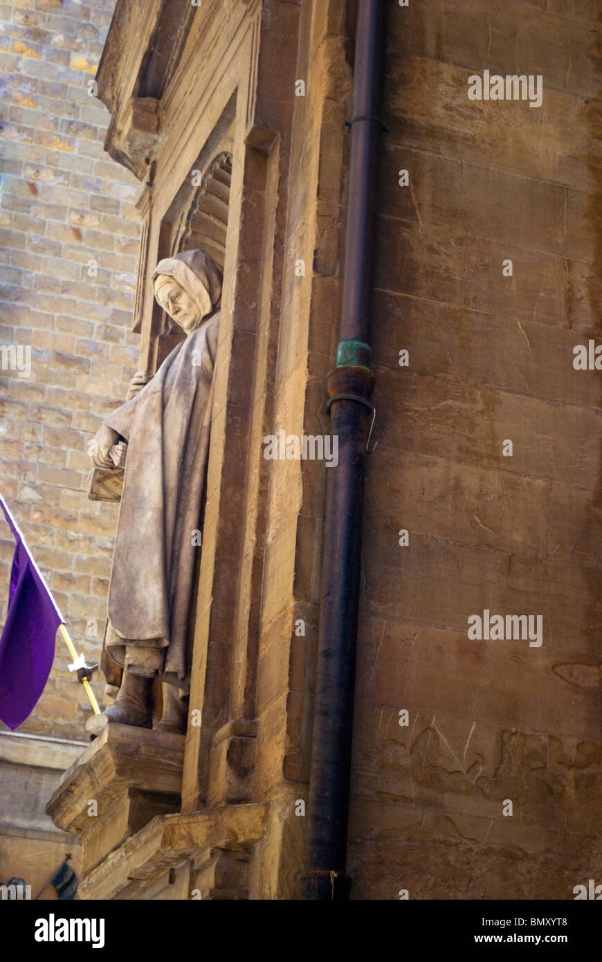 Einer der Statuen Farbentöne den Umfang der Kirche Orsanmichele, Florenz Stockfoto