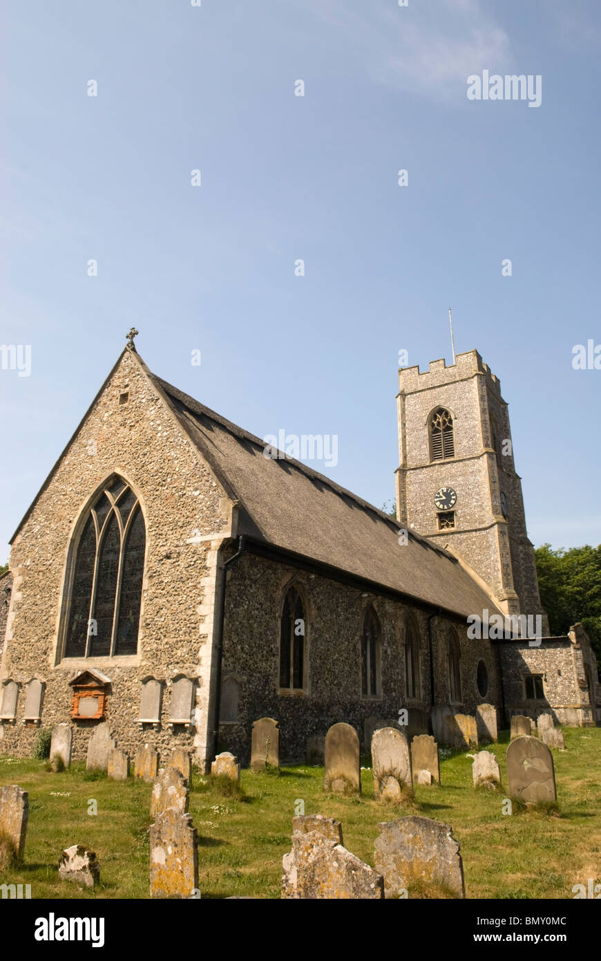 Die Pfarrkirche des Heiligen Johannes des Täufers, Coltishall, Norfolk, England. Stockfoto