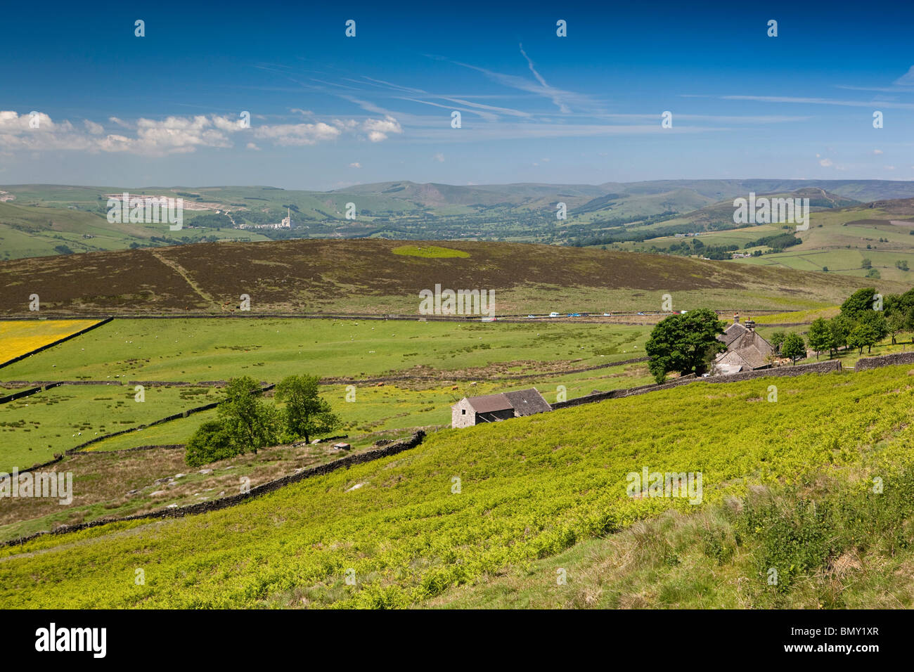 Großbritannien, England, Derbyshire, Peak District, Hathersage, Callow Bank, Overstones Bauernhof, mit Blick auf Hope Valley Stockfoto