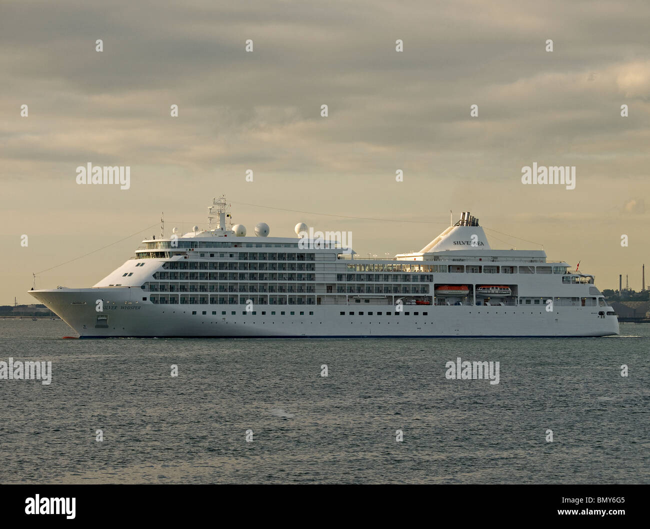 Kreuzfahrtschiff Silver Whisper Ankunft in Southampton Hampshire England UK Stockfoto