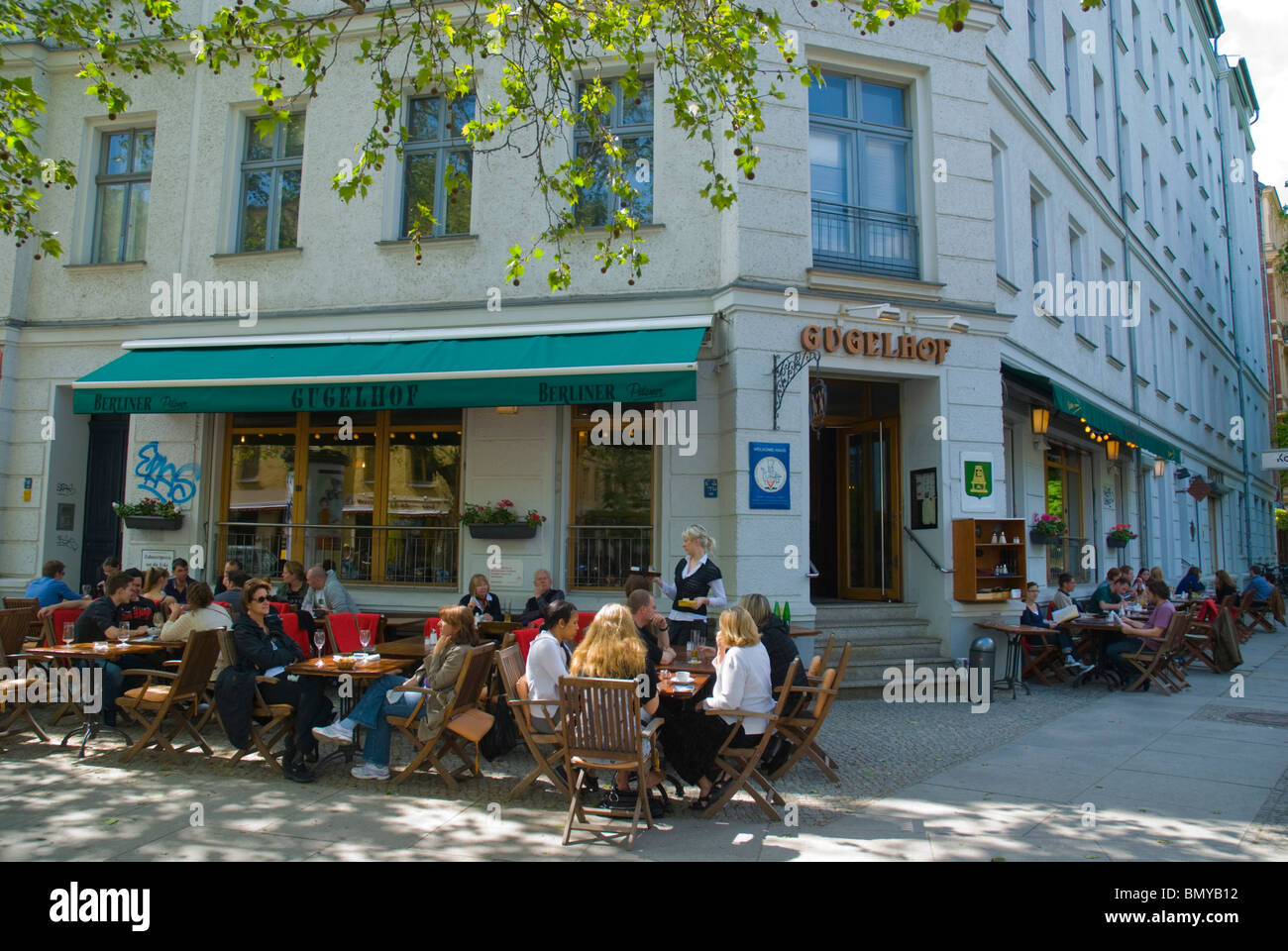 Gugelhof Restaurant außen Kollwitzplatz quadratische Prenzlauer Berg Ost Berlin Deutschland Europa Stockfoto
