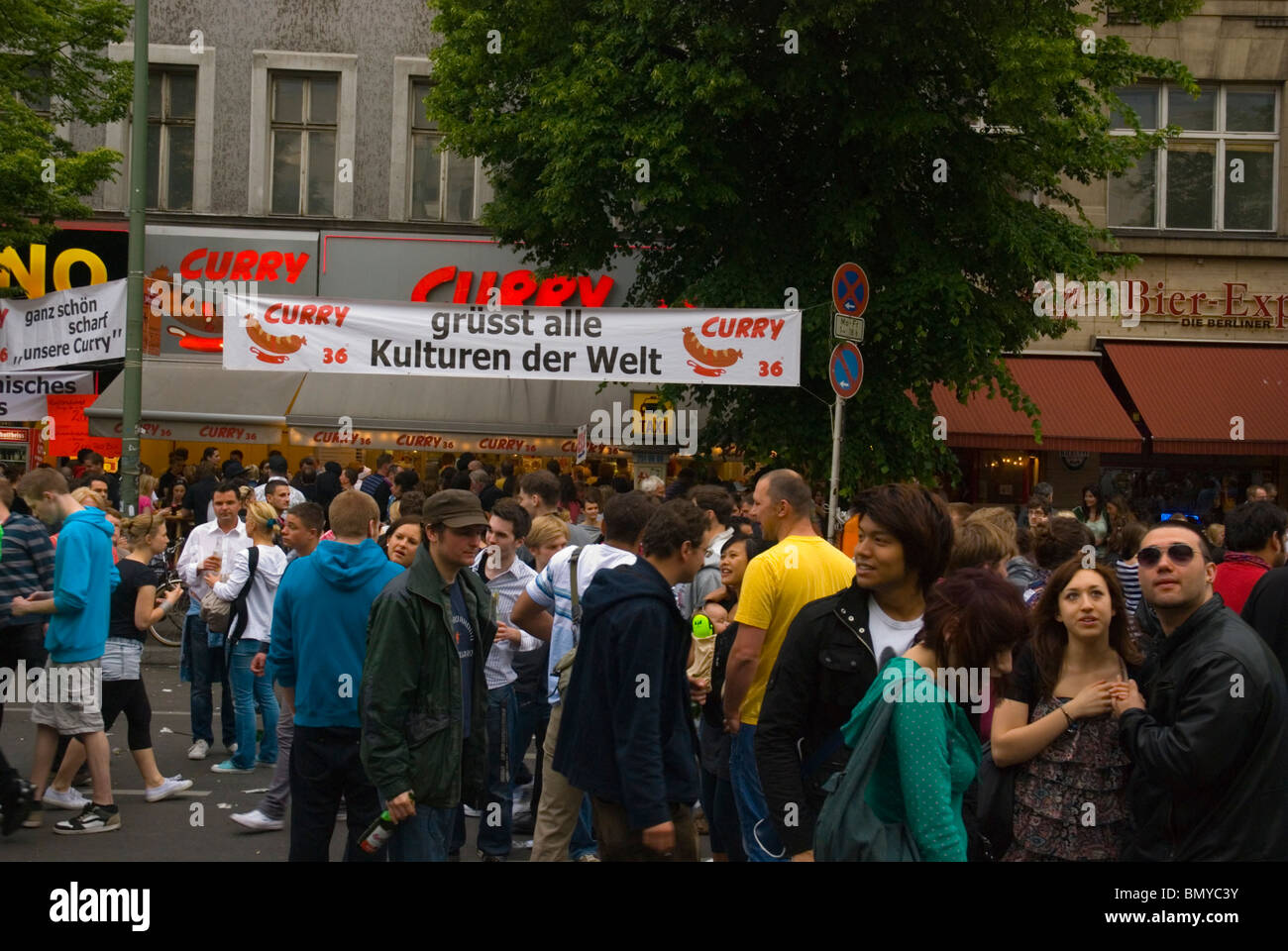 Karneval der Kulturen (Karneval der Kulturen) Straßenfest Kreuzberg Berlin Deutschland Eurore Stockfoto