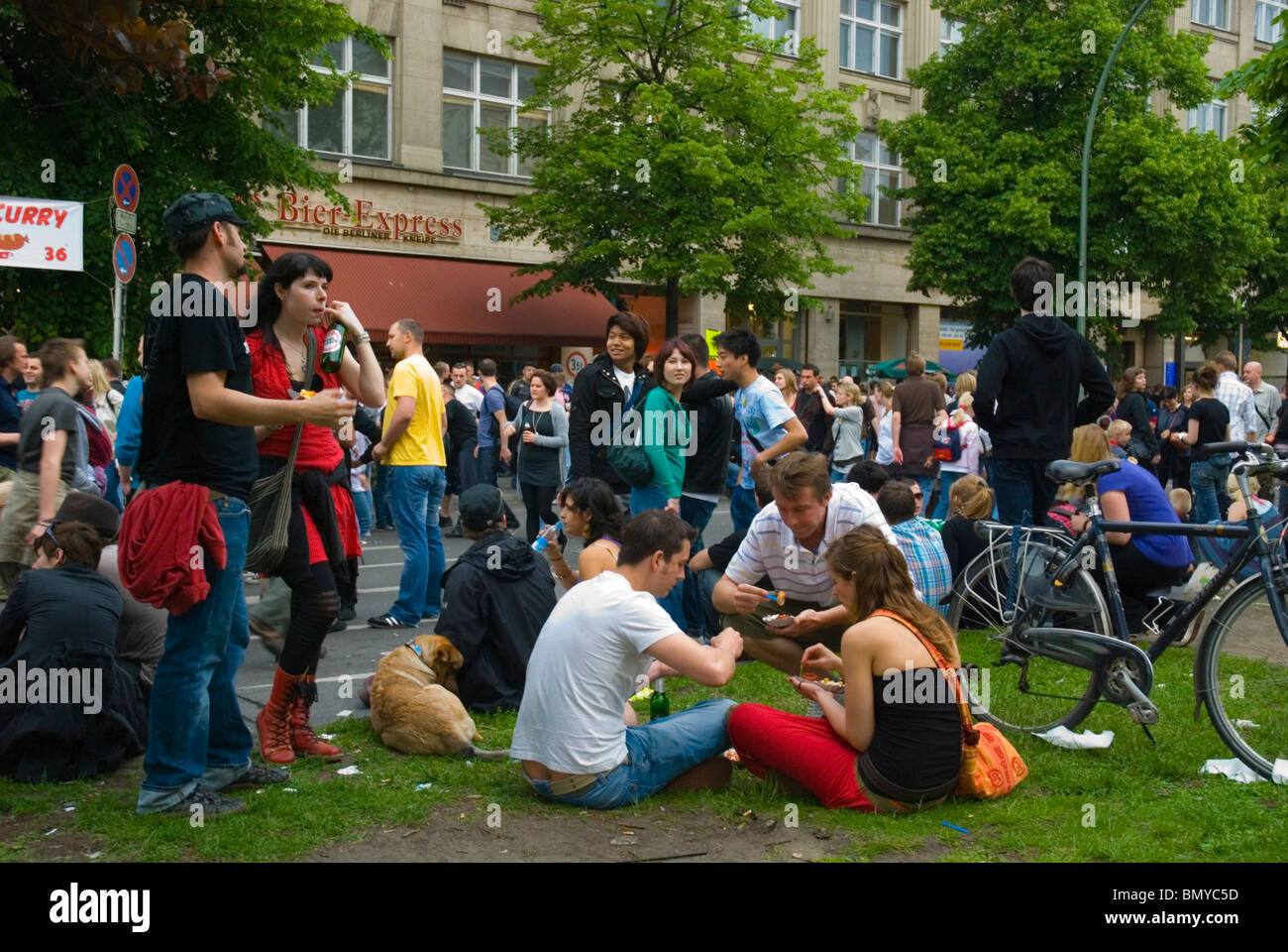 Karneval der Kulturen (Karneval der Kulturen) Straßenfest Kreuzberg Berlin Deutschland Eurore Stockfoto