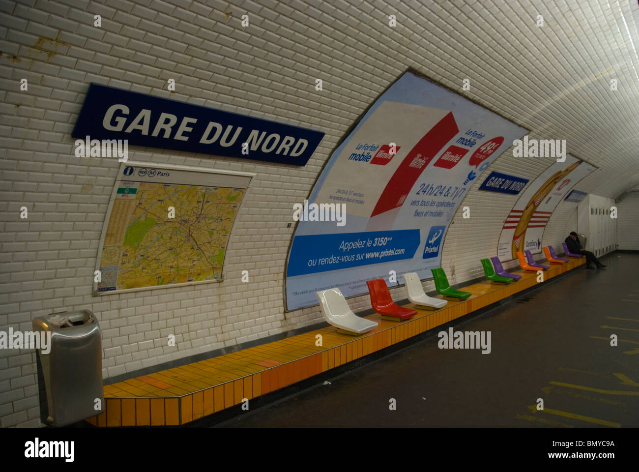 Bahnhof Gare du Nord Metro 5 orange Linie Paris Frankreich Europa Stockfoto