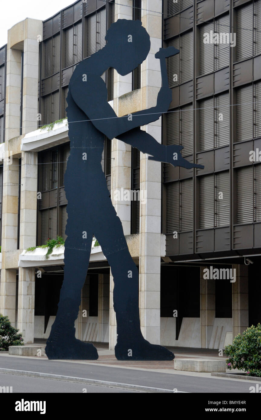 Hammering Man Skulptur von J. Borofsky in Aeschenplatz, Basel, Schweiz Stockfoto