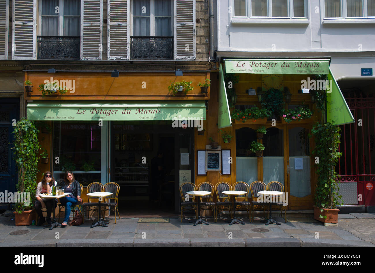 Cafe Terrasse außen Le Marais Bezirk Paris Frankreich Mitteleuropa Stockfoto