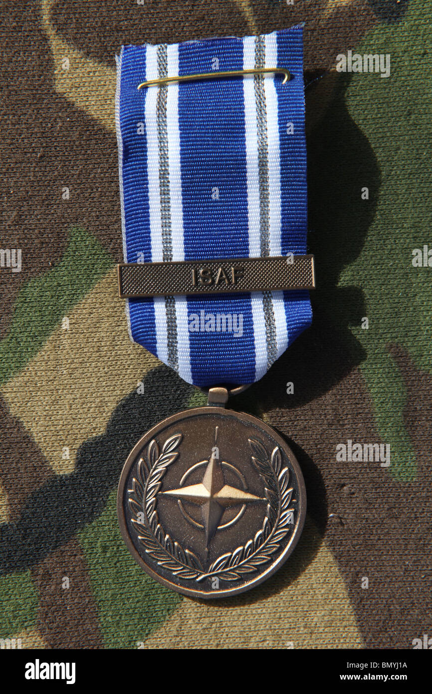 Niederländische Truppen in Uruzgan, Afghanistan erhalten die NATO-Medaille Stockfoto