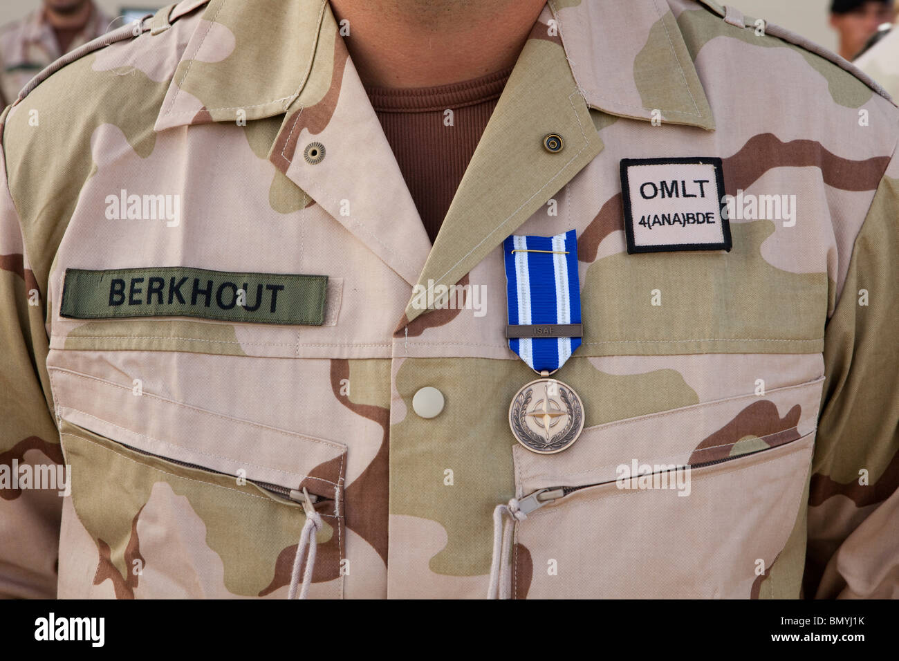 Niederländische Truppen in Uruzgan, Afghanistan erhalten die NATO-Medaille Stockfoto
