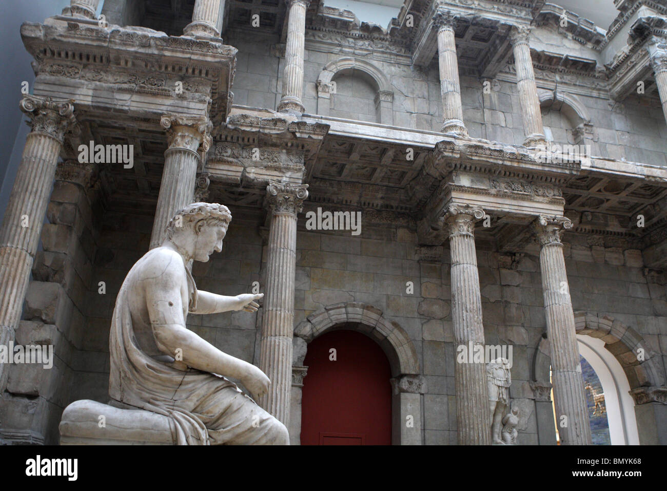 Markttor von Milet. Pergamon-Museum ist ein Museum in Berlin, die man nicht verpassen sollte. Stockfoto