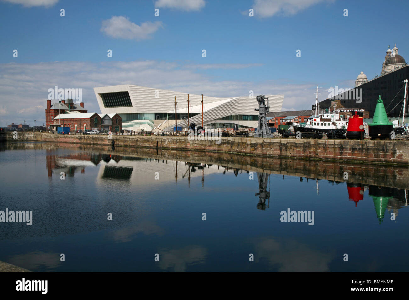 Liverpool - betrachtet das Museum of Liverpool Life auf dem Molenkopf Mann Insel vom Albert Dock Stockfoto