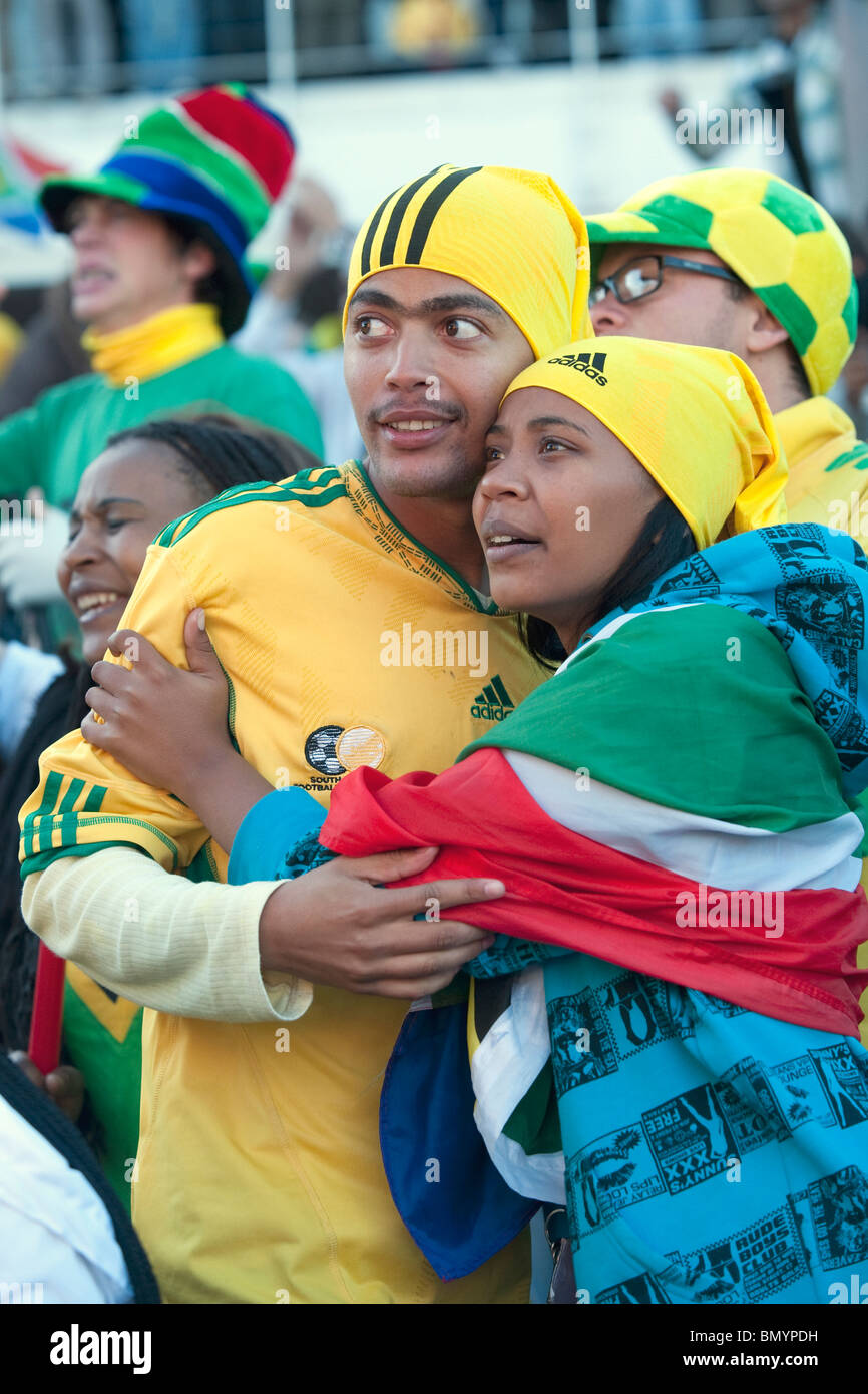 Ein paar auf dem public Viewing für die FIFA WM 2010 in Kapstadt Südafrika Stockfoto