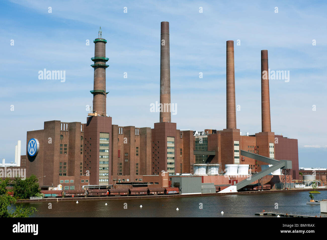 Volkswagen-Werk mit eigenem Kraftwerk in Wolfsburg in Deutschland Stockfoto
