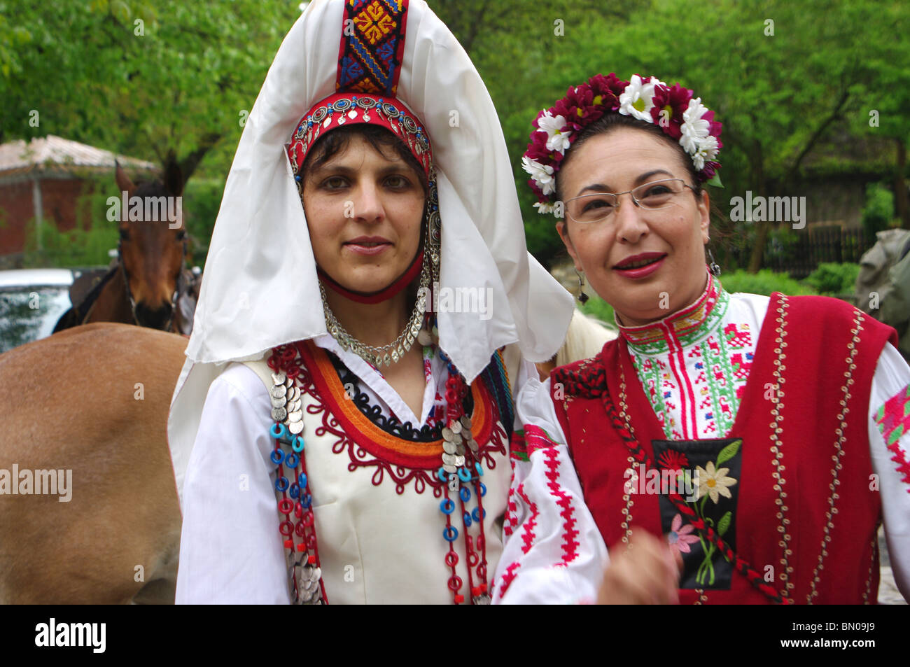 Damenkostüme aus Gabrovo, Bulgarien. Stockfoto