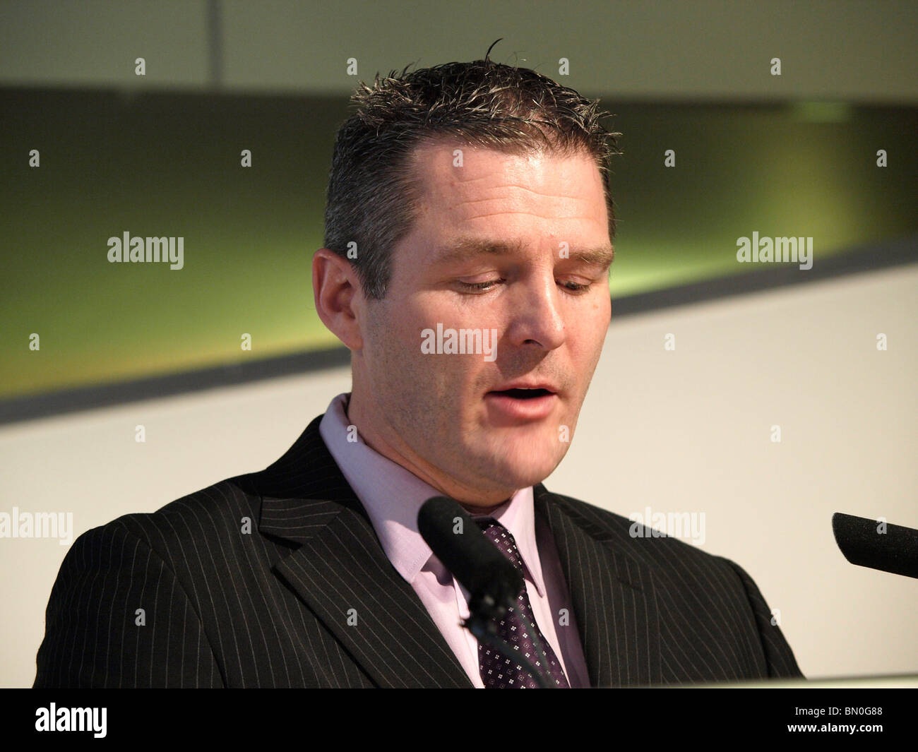 Jarlath Burns GAA Vertreter anlässlich der Putting irischen Einheit auf die Agenda-Konferenz veranstaltet von Sinn Féin an TUC HQ Stockfoto