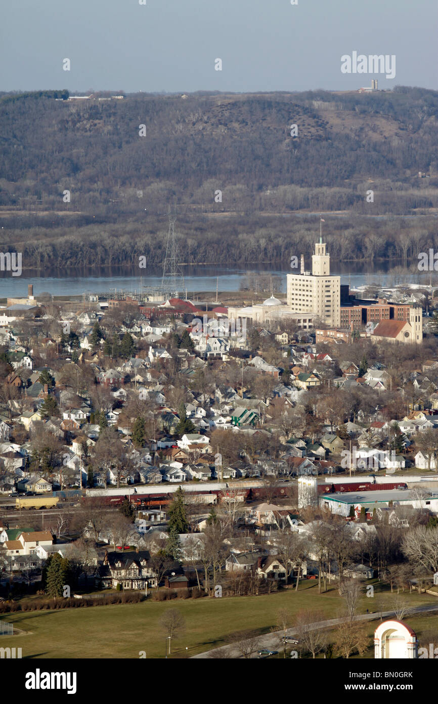 Mississippi Fluß und Tal, Winona Minnesota suchen Polarfronten zeigt Ziege Prärien auf Wisconsin Seite bluffs Stockfoto