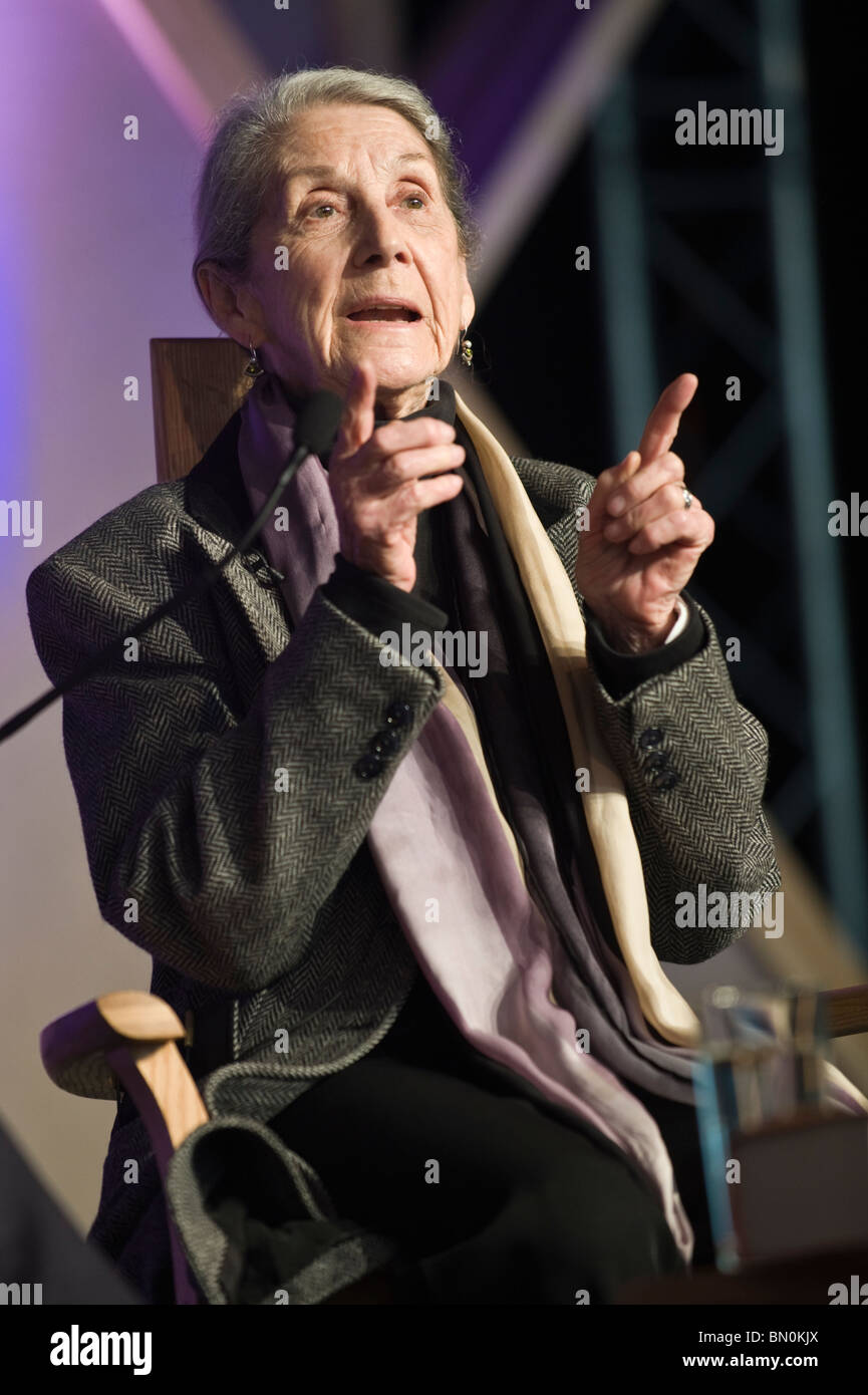 Südafrikanischer Journalist und politischer Aktivist Nadine Gordimer abgebildet bei Hay Festival 2010 Hay on Wye Powys Wales UK Stockfoto