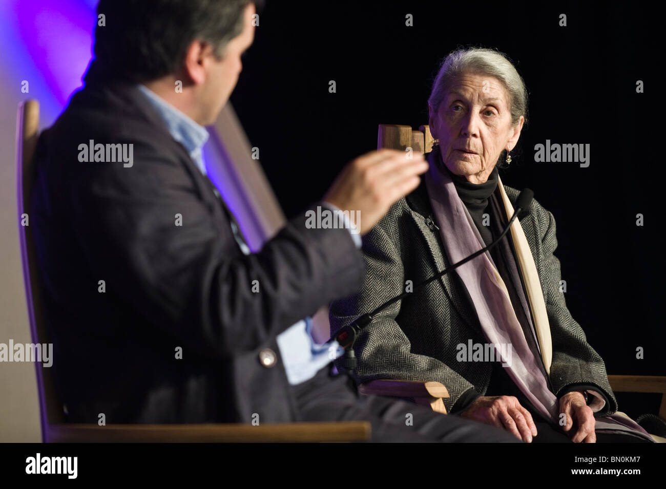 Südafrikanischer Journalist und politischer Aktivist Nadine Gordimer abgebildet bei Hay Festival 2010 Hay on Wye Powys Wales UK Stockfoto