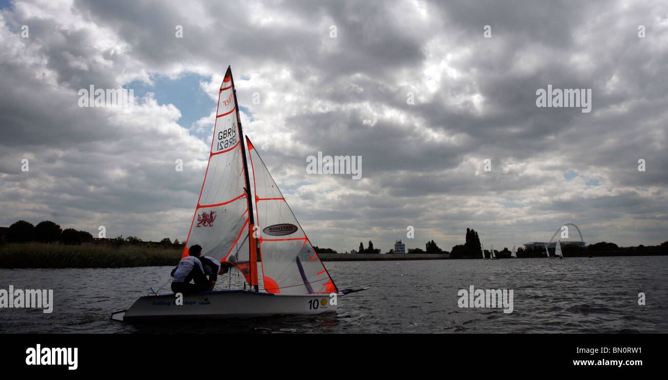 Segeln auf dem Waliser Harfe Brent London Stockfoto