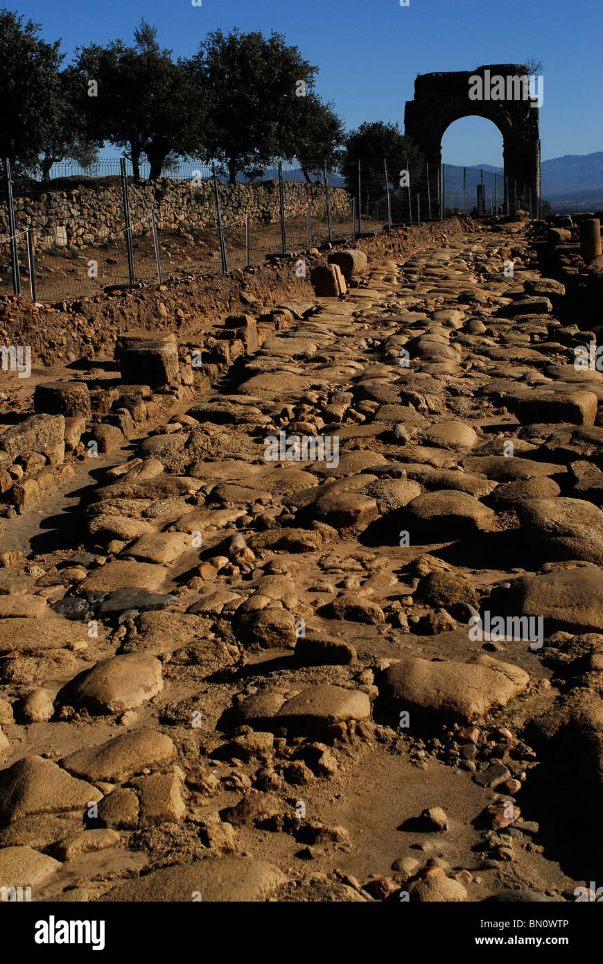 Römischen Triumphbogen Capara oder Caparra. Silber Weg oder Via De La Plata, Provinz Cáceres, Region Extremadura, Spanien Stockfoto