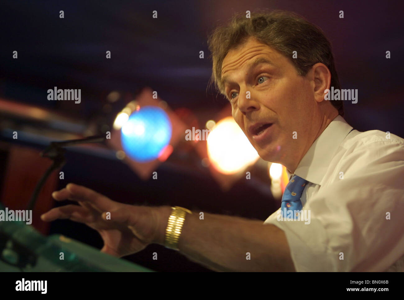 Tony Blair im Gespräch mit den Medien-watford Stockfoto