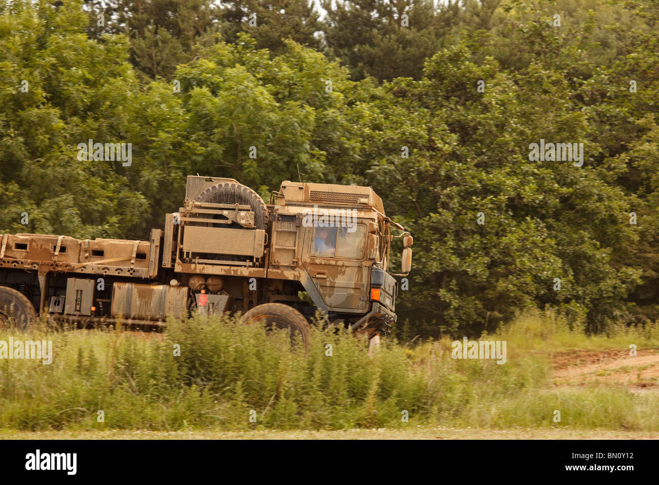 Britische Armee 9 t Mann Begleitfahrzeug (SV) Stockfoto