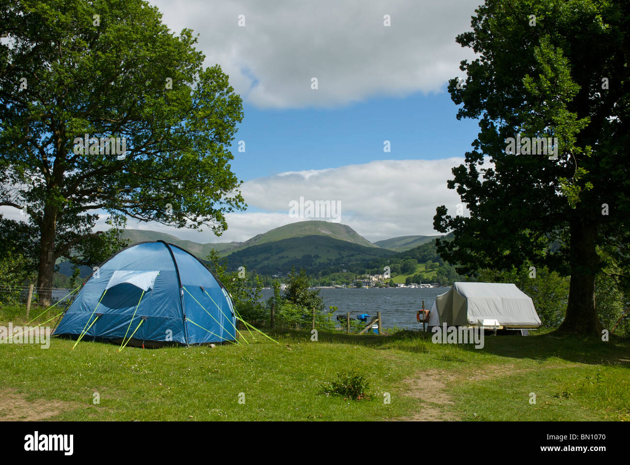 Lake Windermere und niedrigen Wray Campingplatz, Nationalpark Lake District, Cumbria, England UK Stockfoto