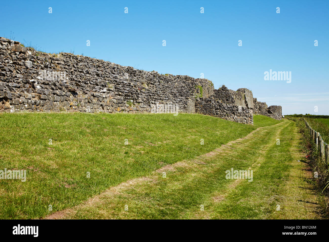 Römische Überreste der Südwand in der römischen Venta Silurum, Caerwent, South Wales, UK Stockfoto