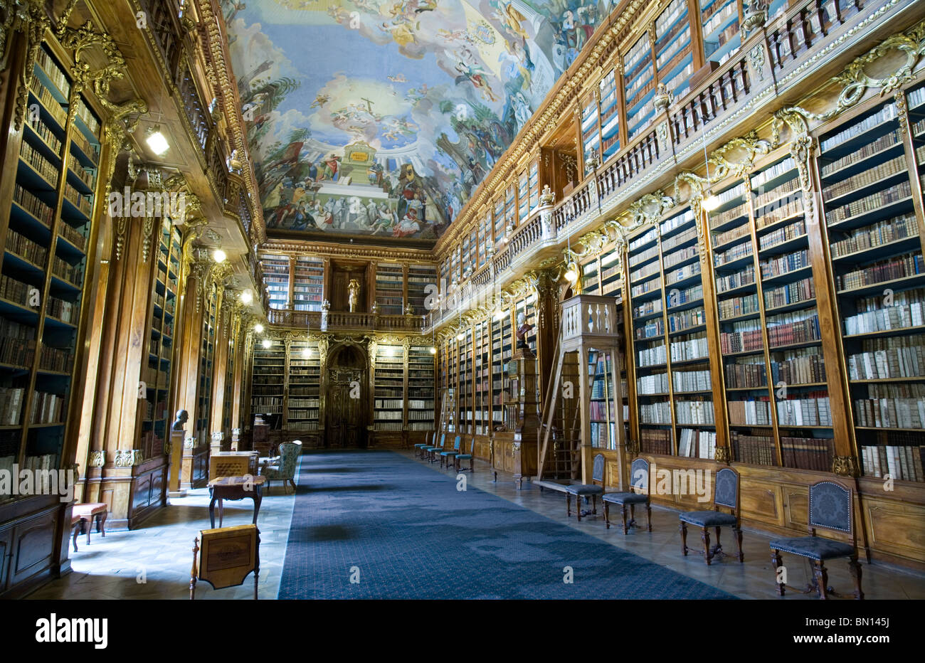 Strahov Bibliothek - Original barocken Schränke, Prag Stockfoto