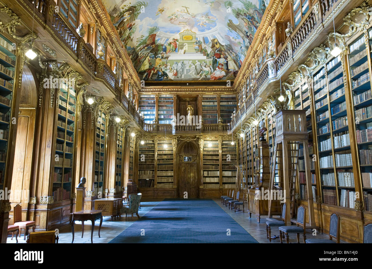 Strahov Bibliothek - Original barocken Schränke, Prag Stockfoto