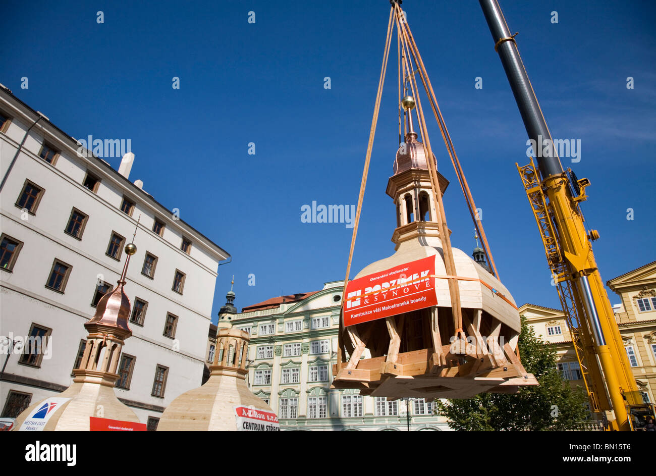 Bau einer neuen Zwiebelturm für eine Barock-Gebäude-Prag Stockfoto