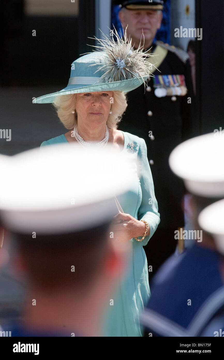 Großbritanniens Prinz Charles nimmt den Gruß an die Armed Forces Day Parade im Stadtzentrum von Cardiff Stockfoto