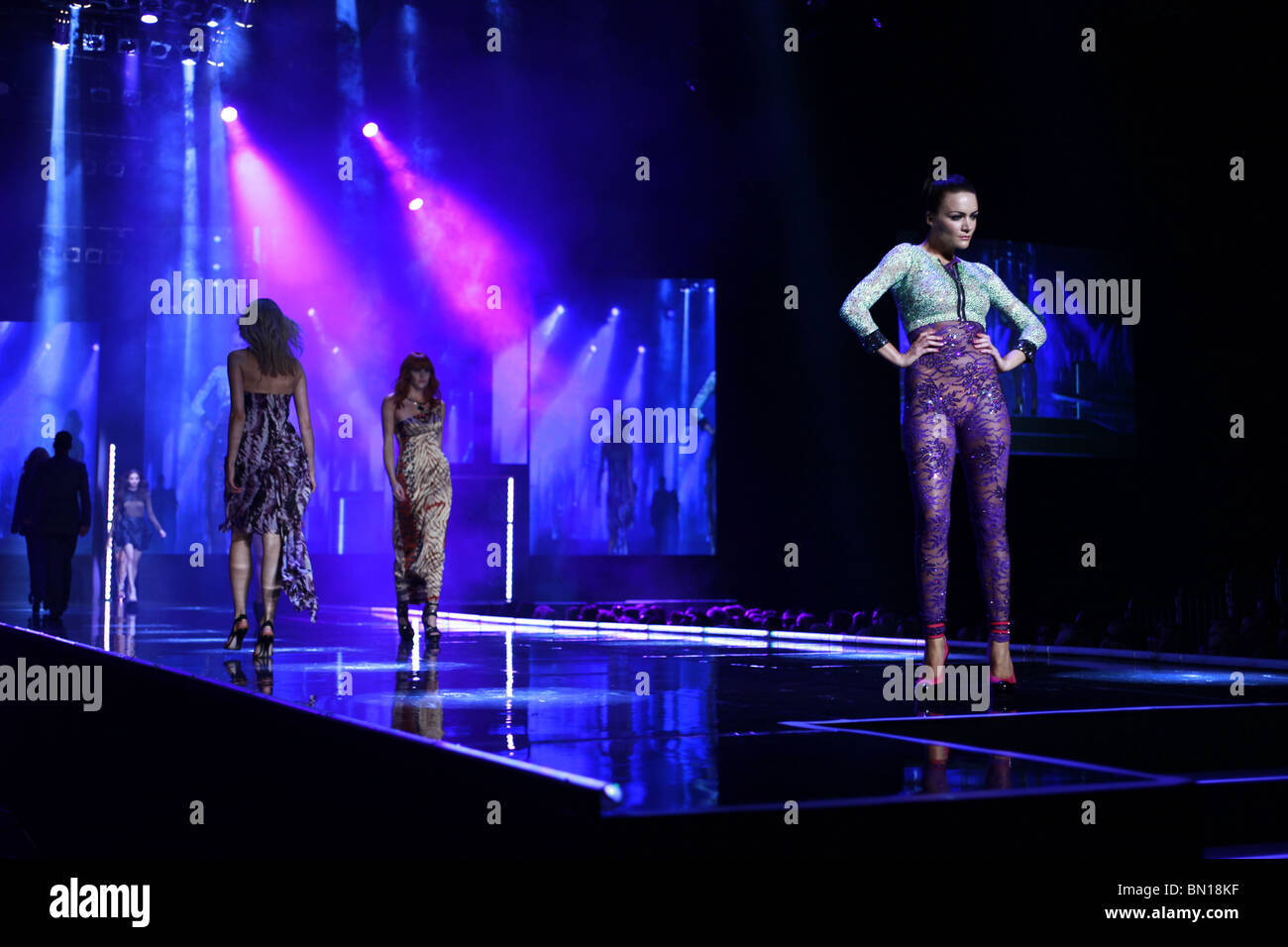 Die wichtigsten Fashion-Show am Tag der Eröffnung von The Clothes Show - London - Earls Court 25. Juni 2010 Stockfoto