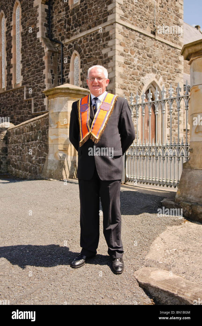 27.Juni 2010. Bezirk Großmeister Darryl Hewitt außerhalb Drumcee Kirche. Stockfoto 27.Juni 2010. Bezirk Großmeister Darryl Hewitt außerhalb Drumcee Kirche. Stockfoto