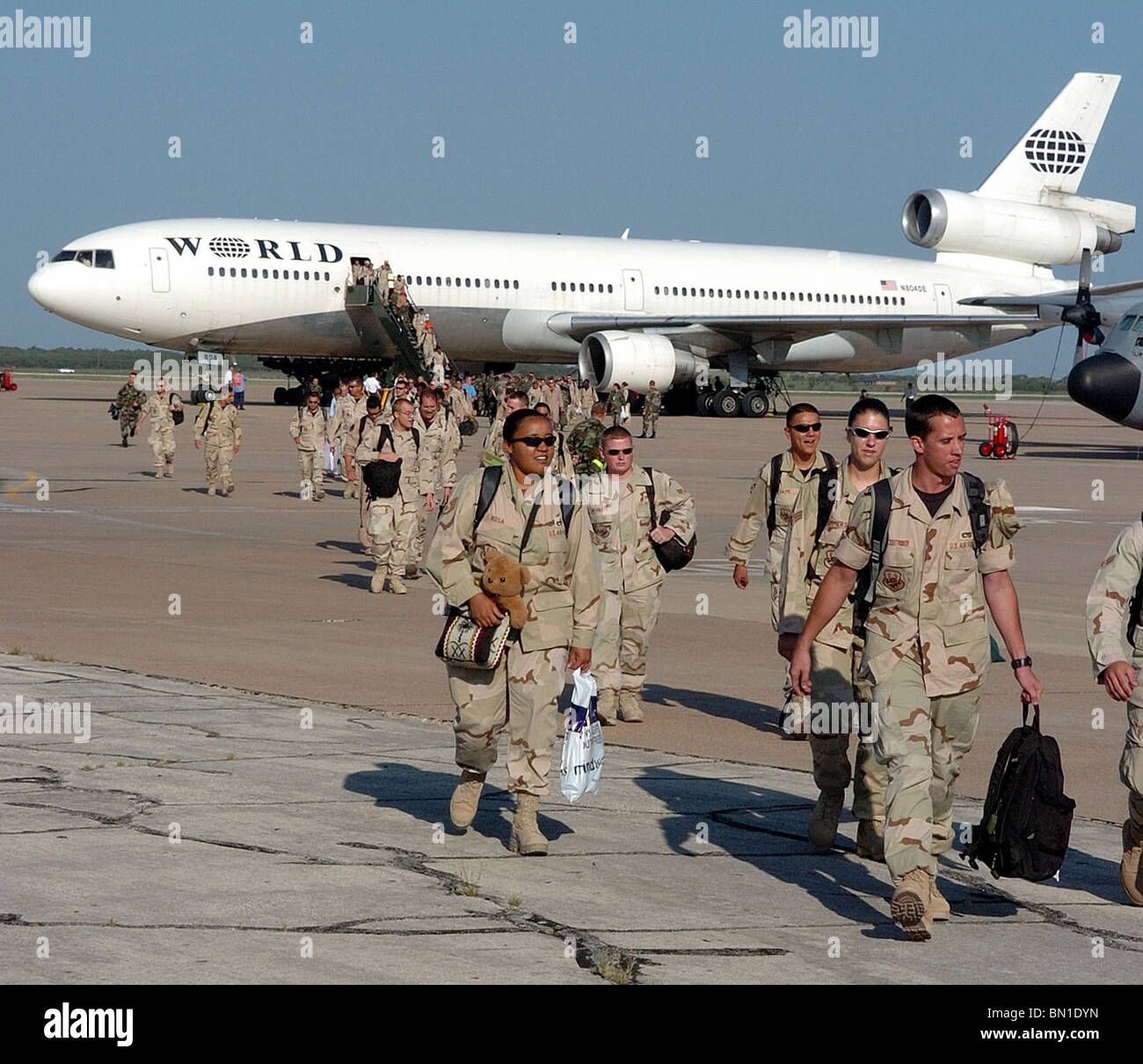Flieger zurückkehren nach Hause zu Dyess Air Force Base, Texa, nach der Bereitstellung zur Unterstützung der Operationen Enduring und Iraqi Freedom Stockfoto