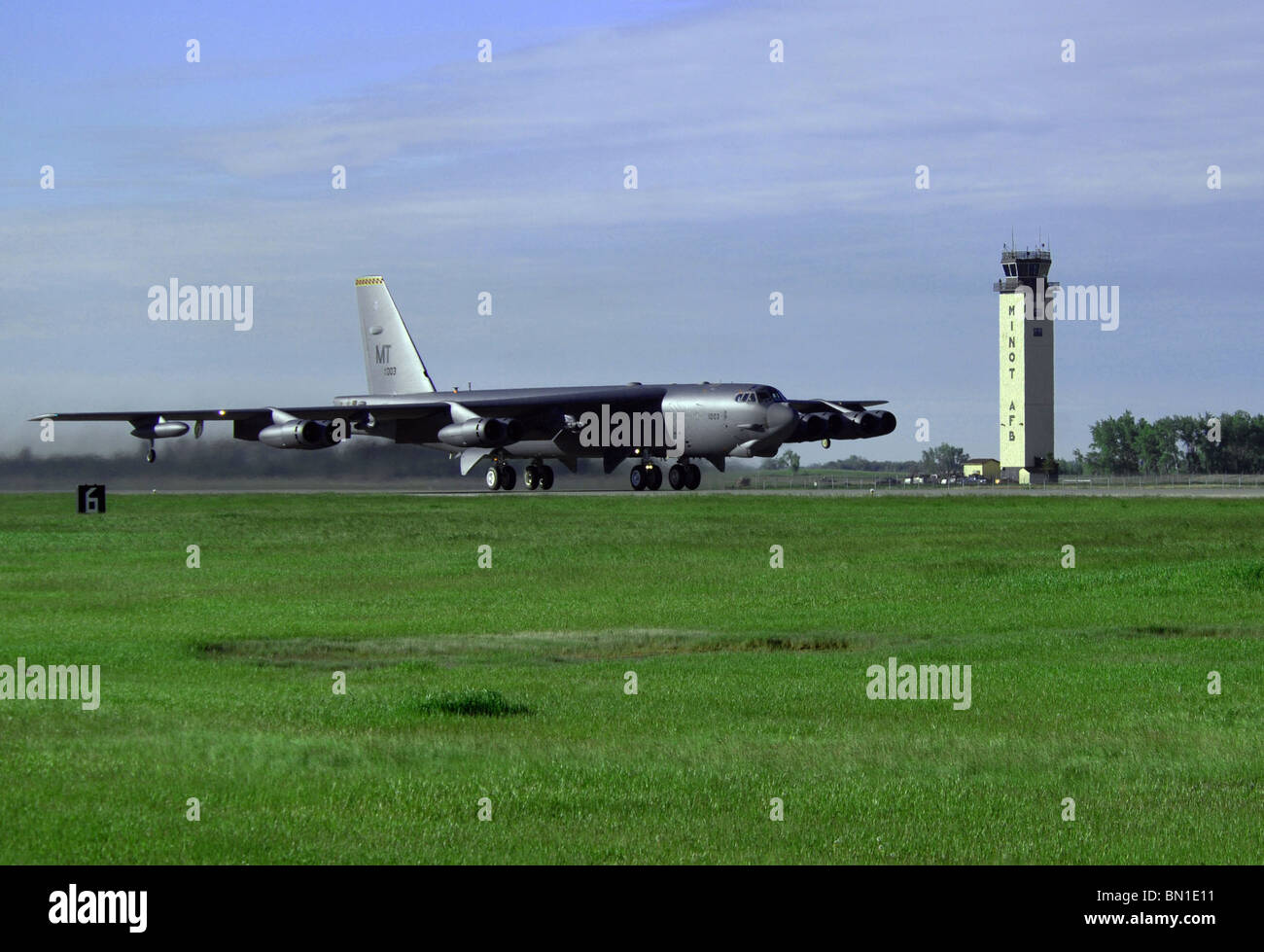 Eine B - 52H Stratofortess zieht auf dem Weg nach Andersen Air Force Base, Guam, als Teil einer Bereitstellung 2. Juni 2010 Stockfoto