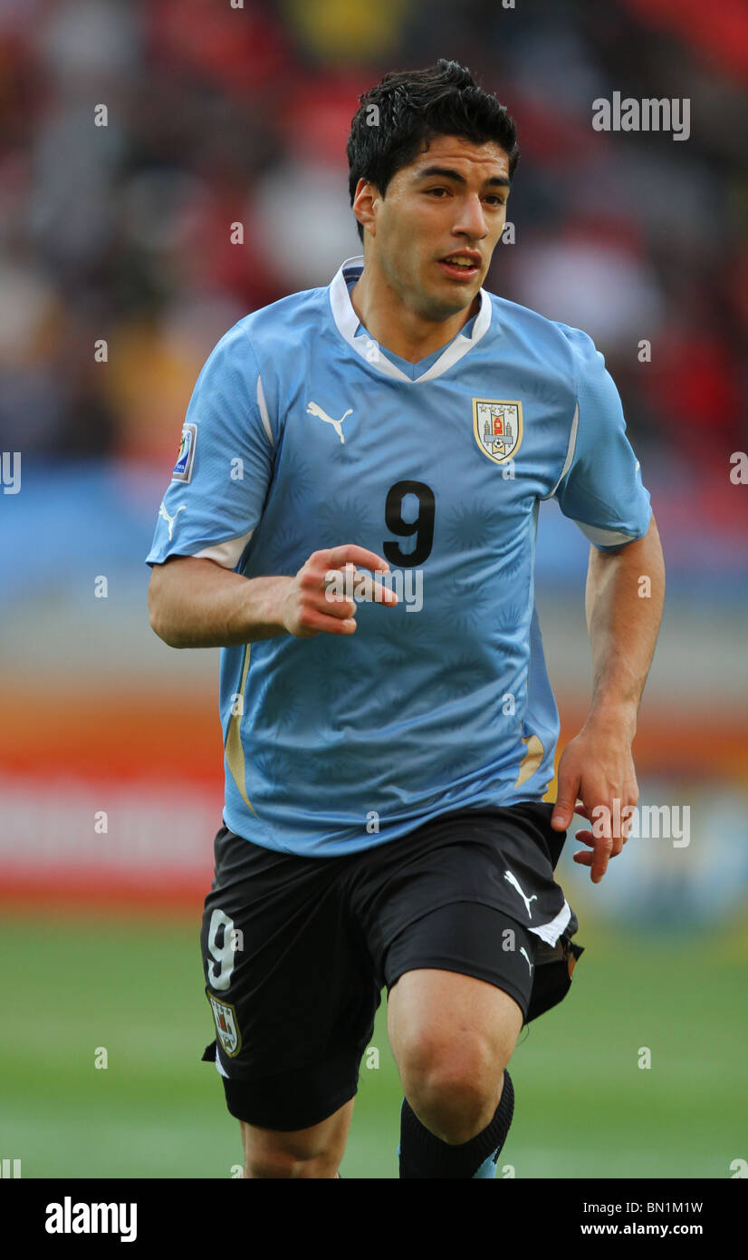 LUIS SUAREZ URUGUAY V KOREA Republik NELSON MANDELA BAY Stadion PORT ELIZABETH SOUTH AFRICA 26. Juni 2010 Stockfoto