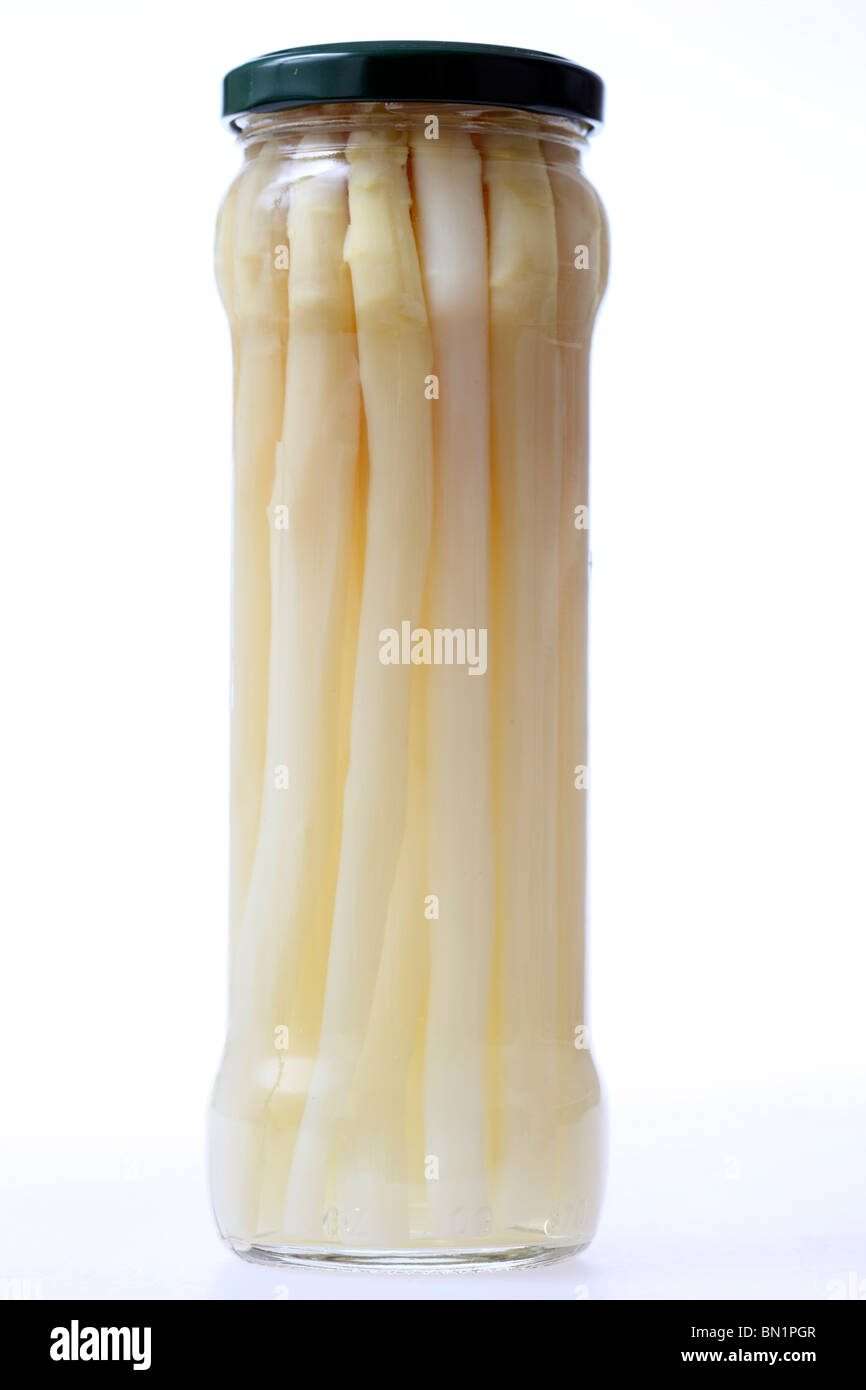 Essen, fertig zum Verzehr, in Gläsern, Glas abfüllen, Konserven Obst Glas-Glas, Glas erhalten. Weißer Spargel Sperars, geschält. Stockfoto