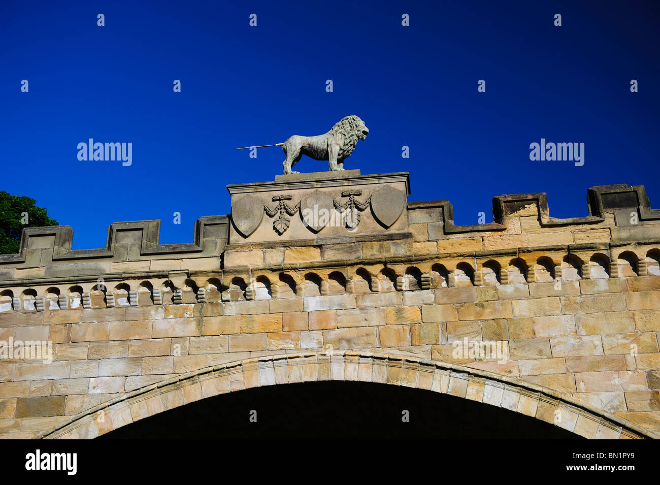 Alnwick Castle, das die Löwen-Brücke, Robert Adam Stockfoto
