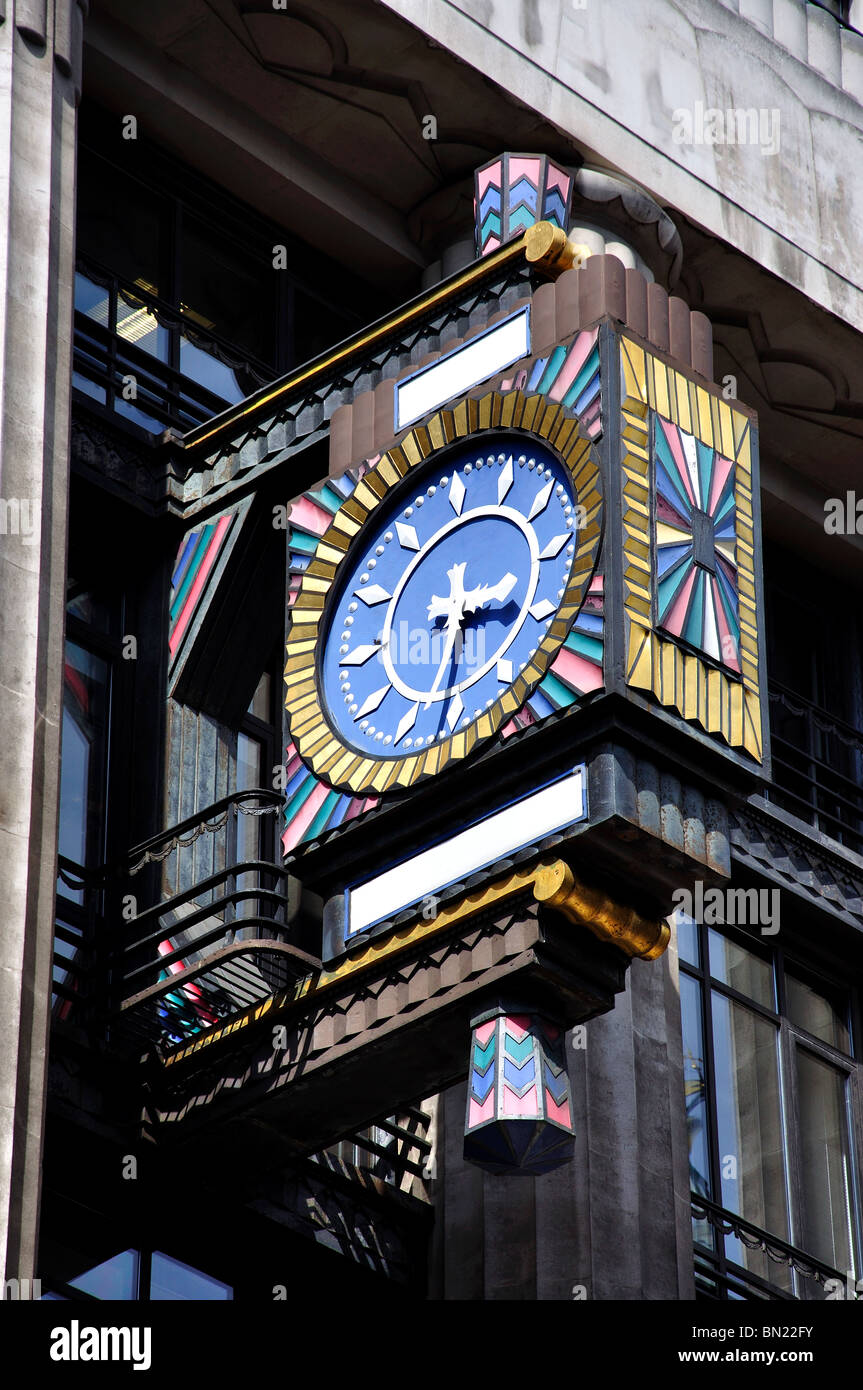 Uhr auf Daily Telegraph Building, Fleet Street, City of London, London, England, Vereinigtes Königreich Stockfoto
