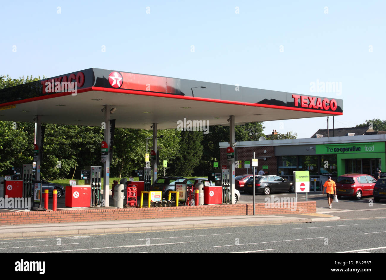 Eine Texaco-Tankstelle in einer Stadt, U.K. Stockfoto