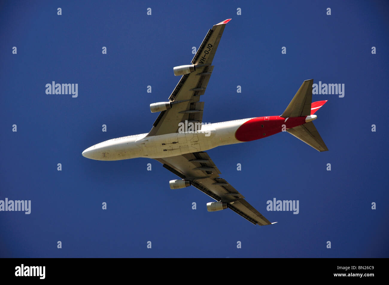 Qantas Boeing 747-400 Flugzeuge abheben, Heathrow Airport, Greater London, England, Vereinigtes Königreich Stockfoto