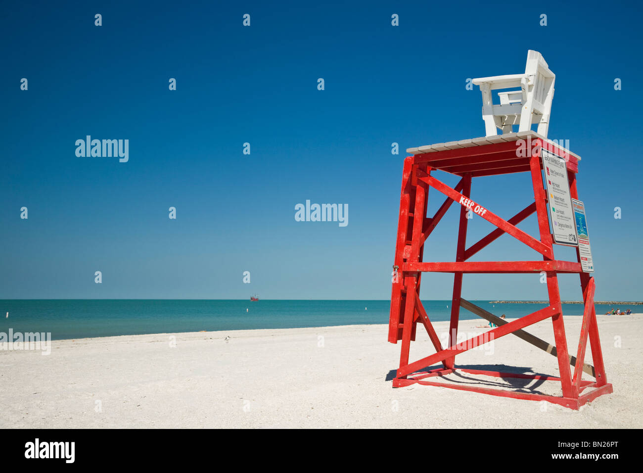 Bademeister Stand, rot, weiß und blau, Sand Key Beach, Florida Stockfoto