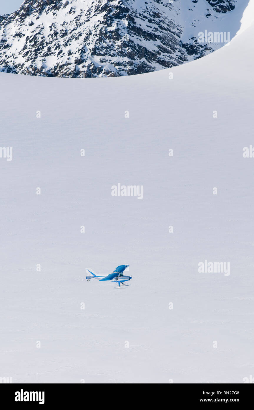 Maule M5 fliegen über dem Adler Gletscher, Chugach Mountains, Alaska Stockfoto