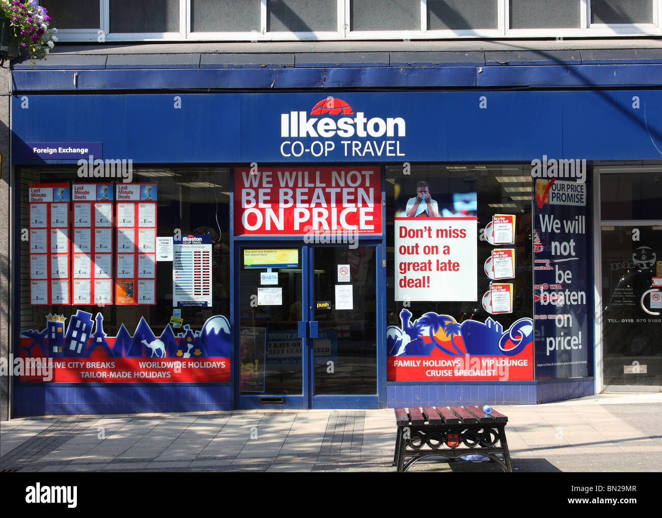 Ein Ilkeston Koop-Reisebüro in einer Stadt, U.K. Stockfoto