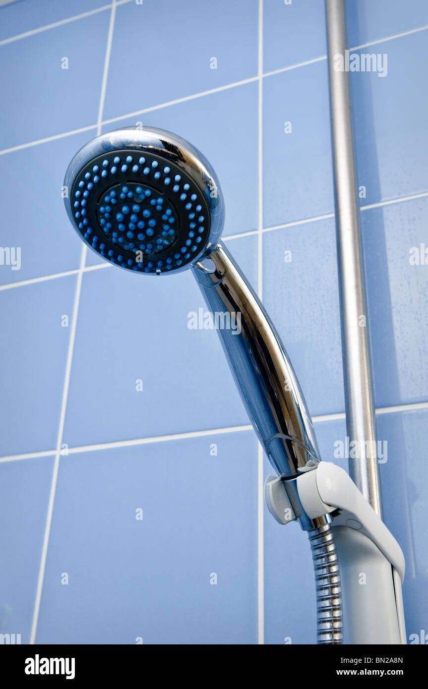 Dusche in ein Spezialist-Dusch-WC für Behinderte. Stockfoto