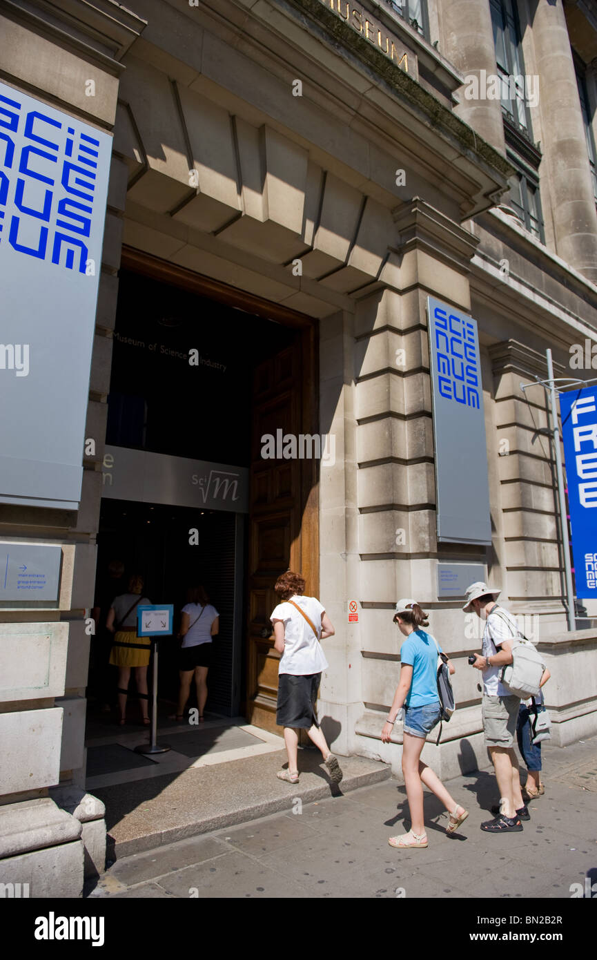 Neue Beschilderung am Eingang zum Science Museum in London, Juni 2010 Stockfoto