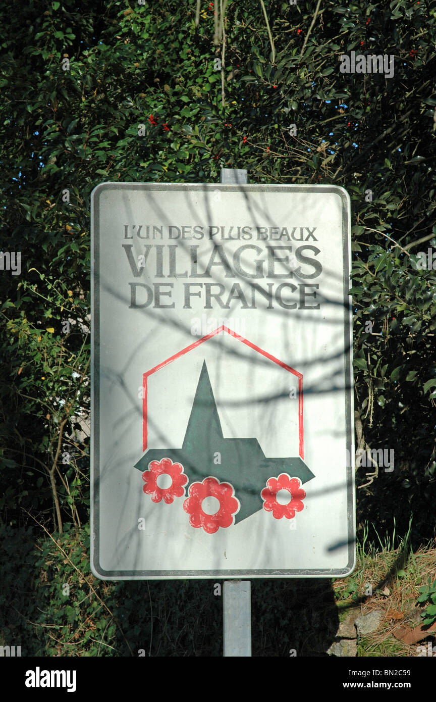 Zeichen für Mortemart. L Des Plus Beaux Dörfer De France. Eines der schönsten Dörfer Frankreichs. Stockfoto